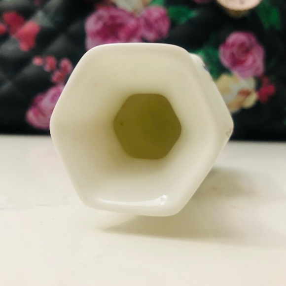 Aynsley "Cottage Garden" pattern fine bone china vase - Picture 6 of 6